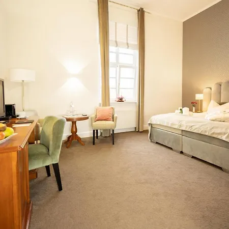 Bernstein Hotel 4*