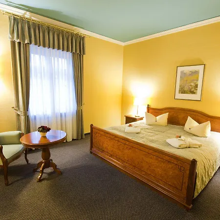 Bernstein Hotel