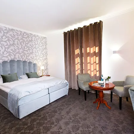 Bernstein Hotel 4*