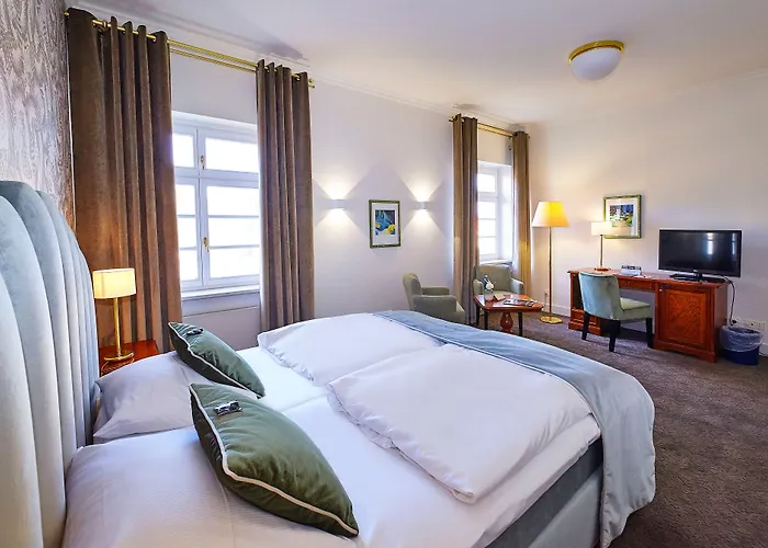 מלון Bernstein 4*